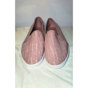 Nautica women knit  Slip on shoes size 9 1/2 Mauve and white new without  tags.